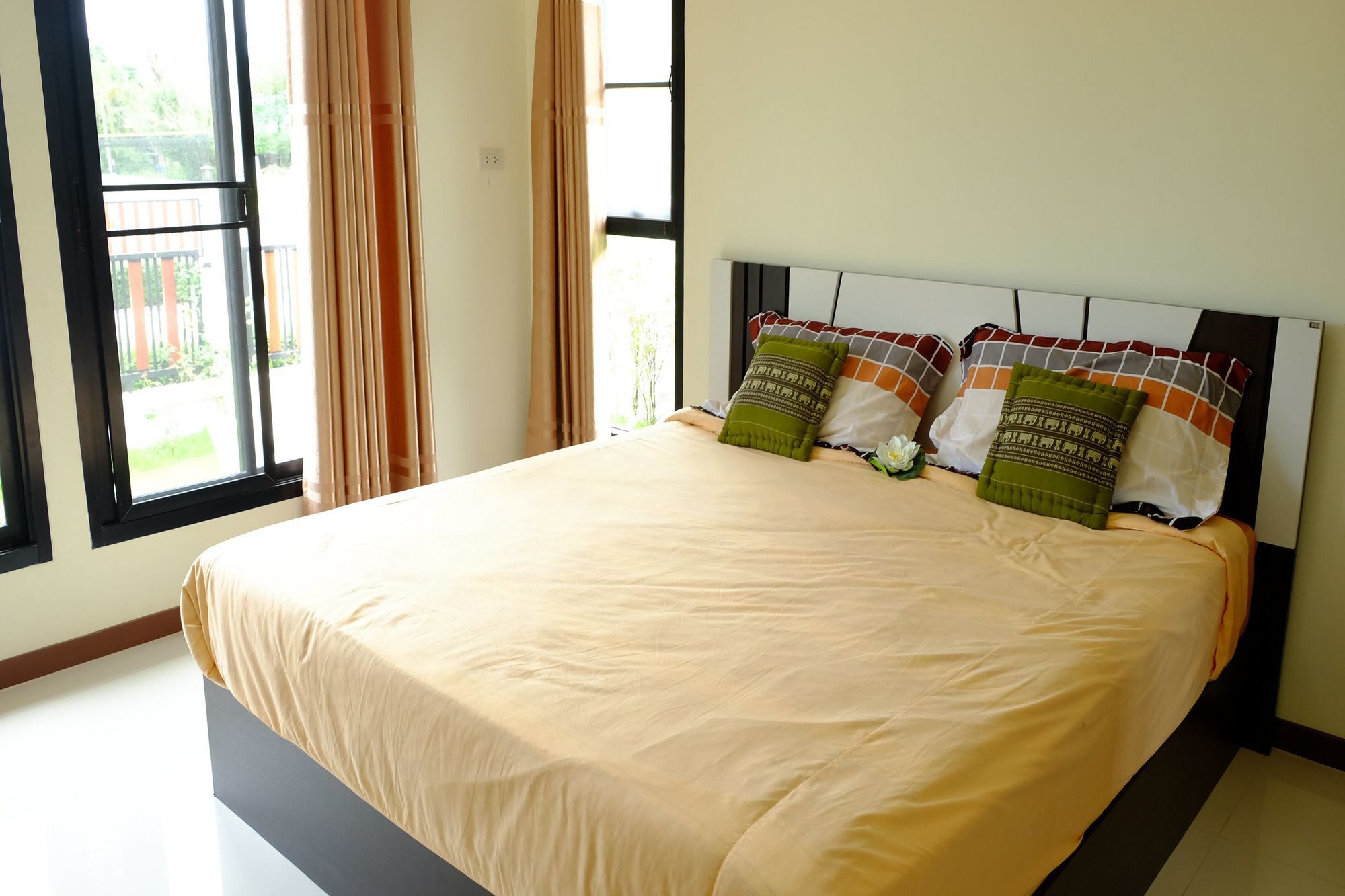 Ban Sumalai Hotel Rayong Exterior photo